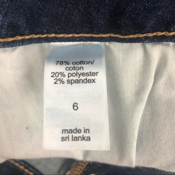 MAURICES Women’s Blue Jeans Sz 6 Button Fly Distressed Frayed Hem Pockets - Picture 6 of 15